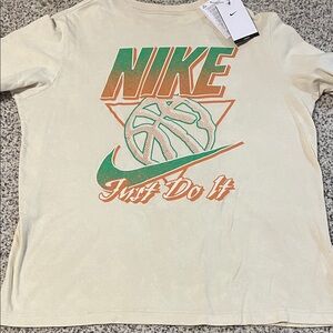 Nike basketball women’s loose fit t shirt cream green and orange size medium